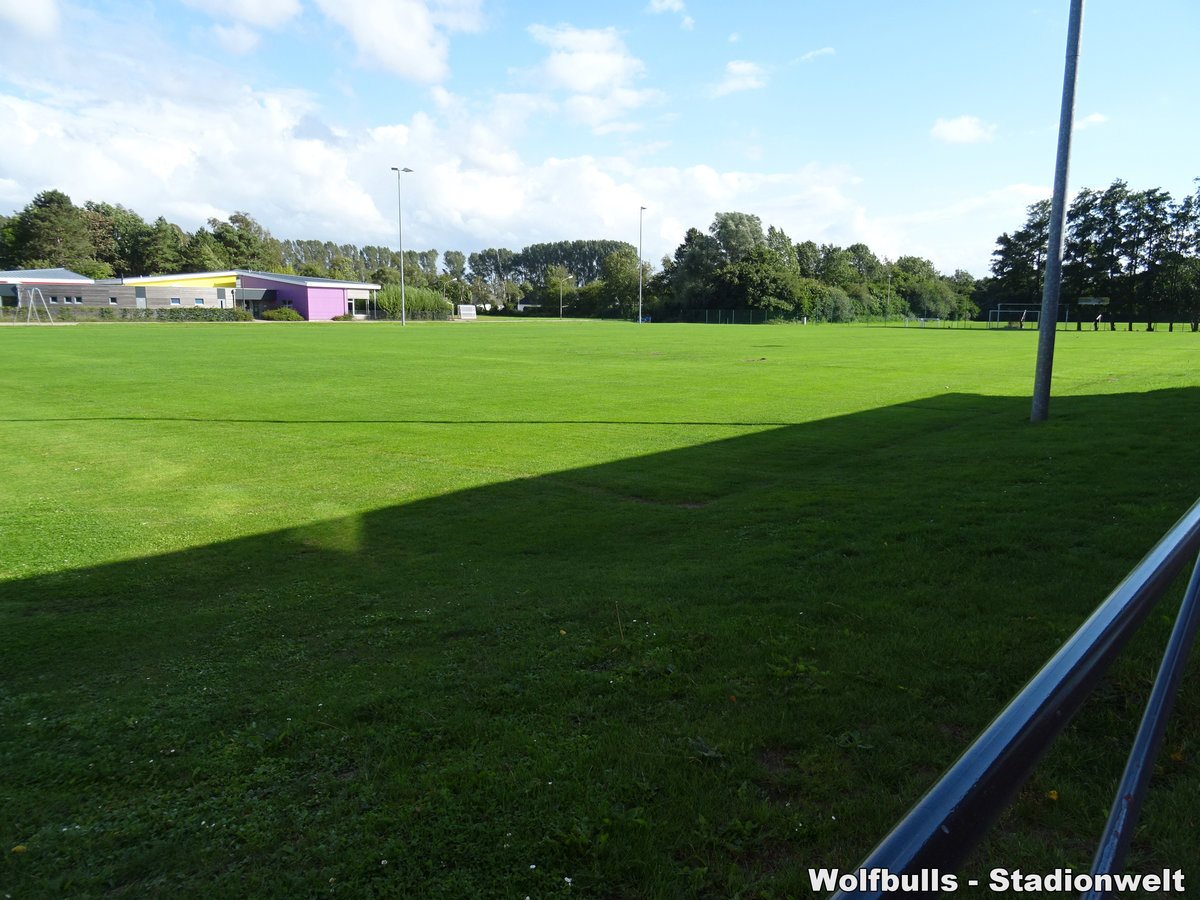Sportplatz der Altenbrucher Schule aufgenommen am 28. Juli 2020
