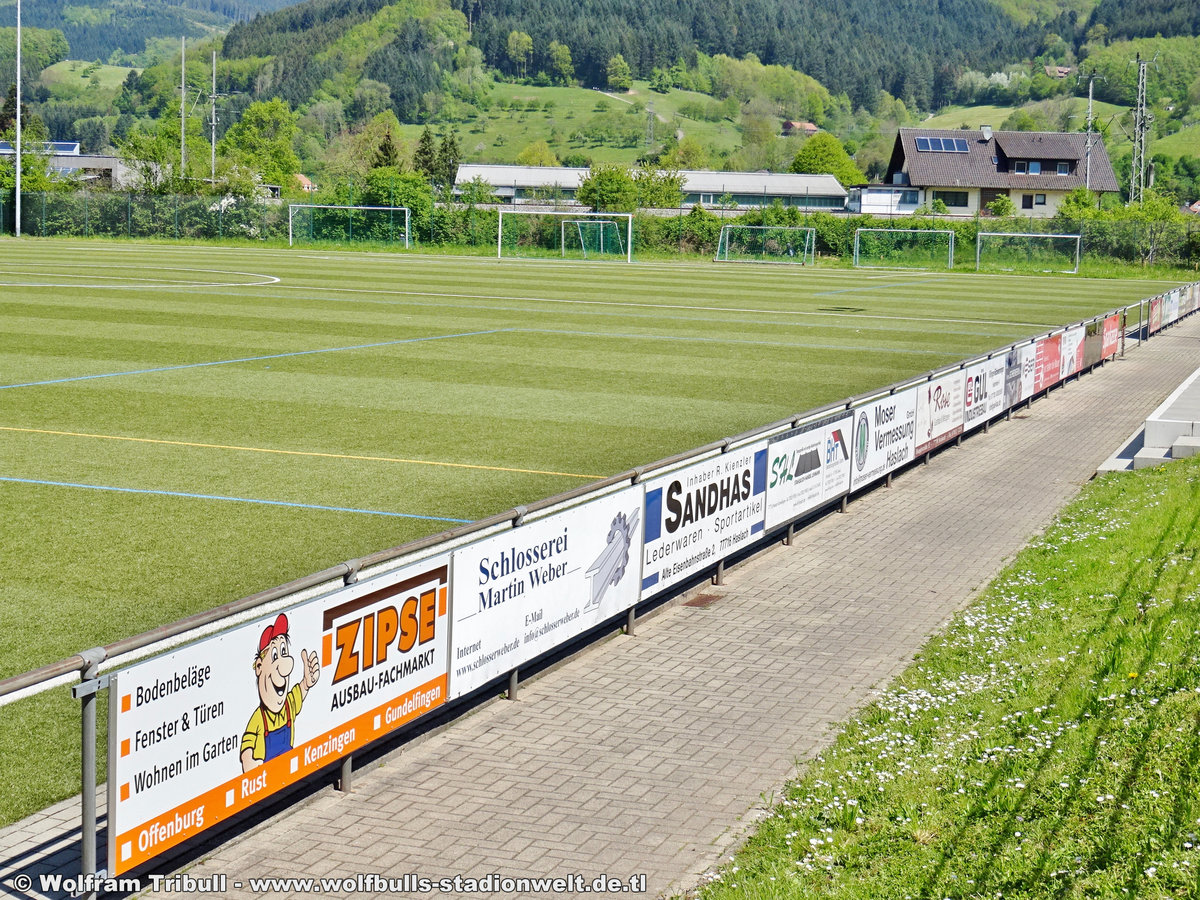 Stadion Haslach Kunstrasenplatz aufgenommen am 01. Mai 2019
