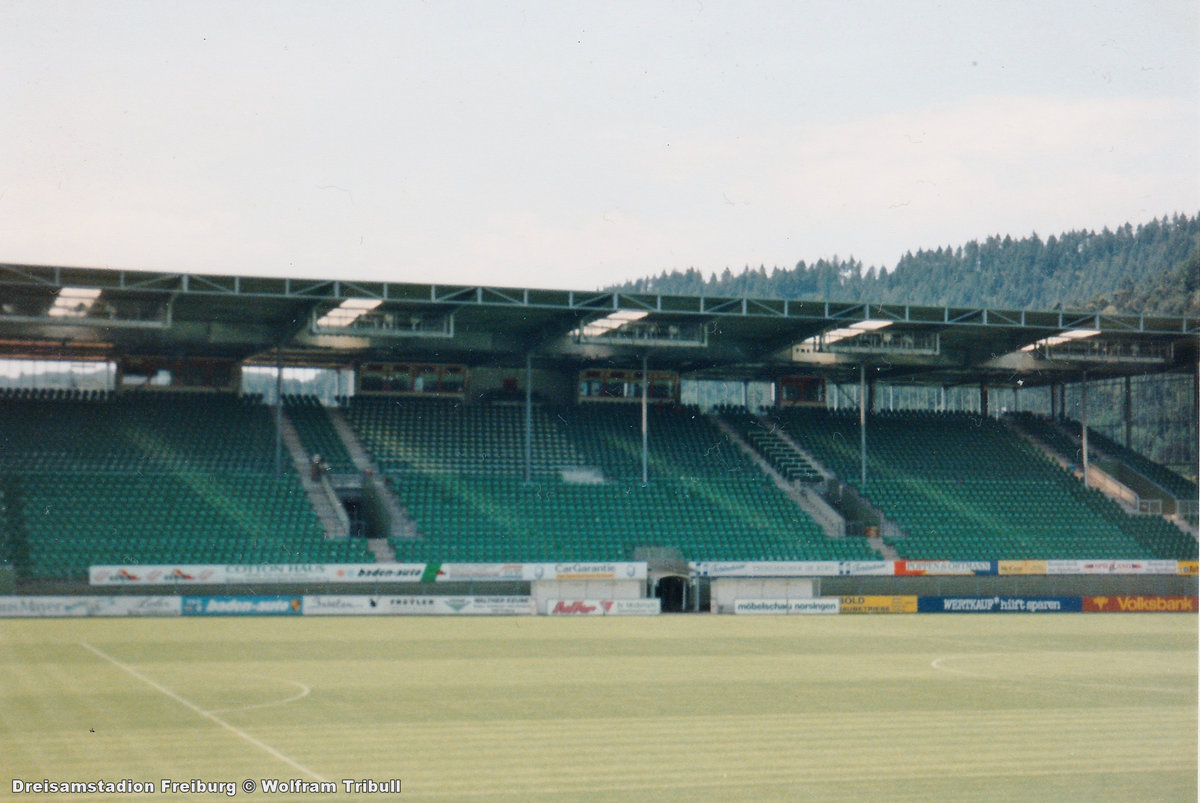 Dreisamstadion Freiburg aufgenommen im September 1993