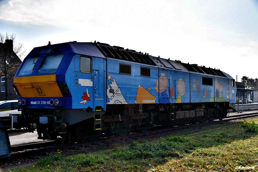 MAK DE 2700-03/251 003-0 stand beim bf nieb�ll,am 24.10.16