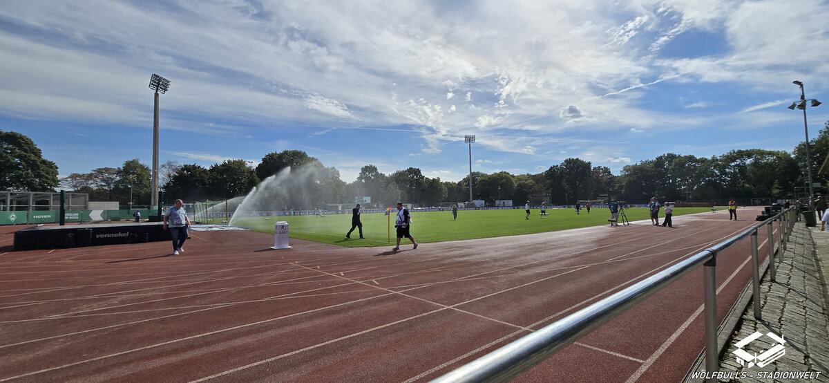 Weserstadion (Amateurstadion) Platz 11 | 07.09.2025 | SV Werder Bremen Frauen - SC Freiburg Frauen 1:1 | Zuschauer: 1.912