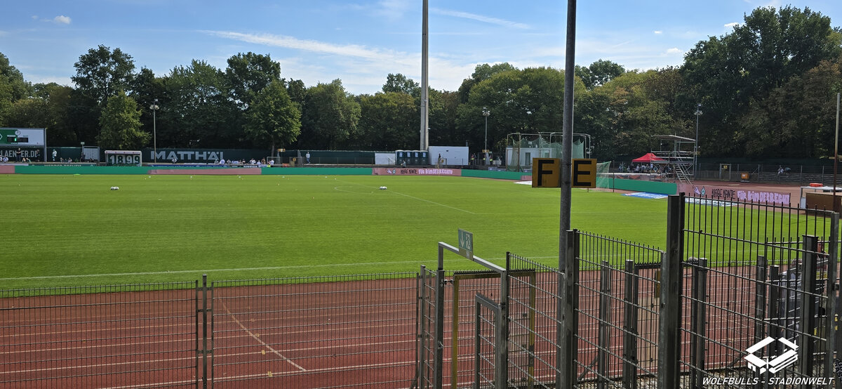 Weserstadion (Amateurstadion) Platz 11 | 07.09.2025 | SV Werder Bremen Frauen - SC Freiburg Frauen 1:1 | Zuschauer: 1.912